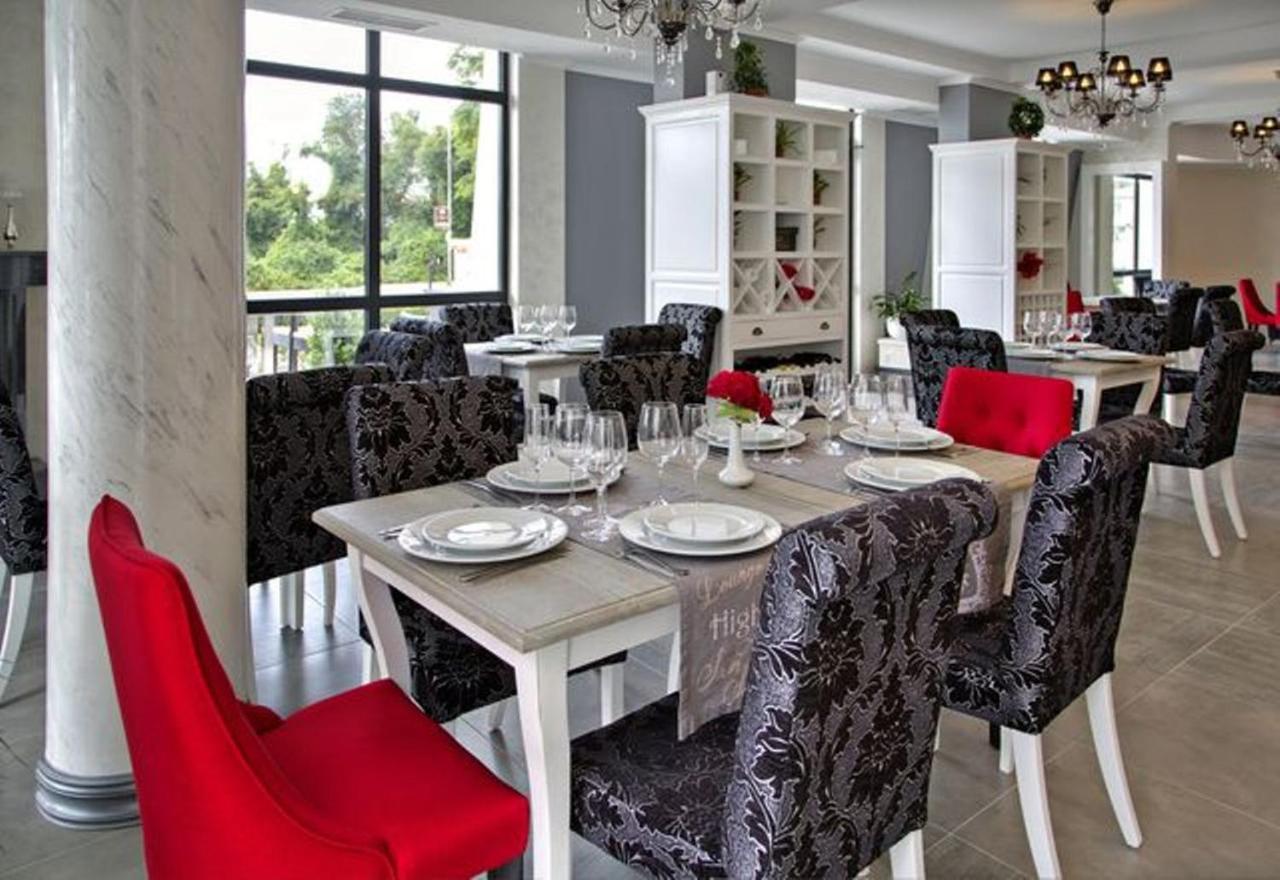 Private Apartments In White Rock Castle Balchik Esterno foto