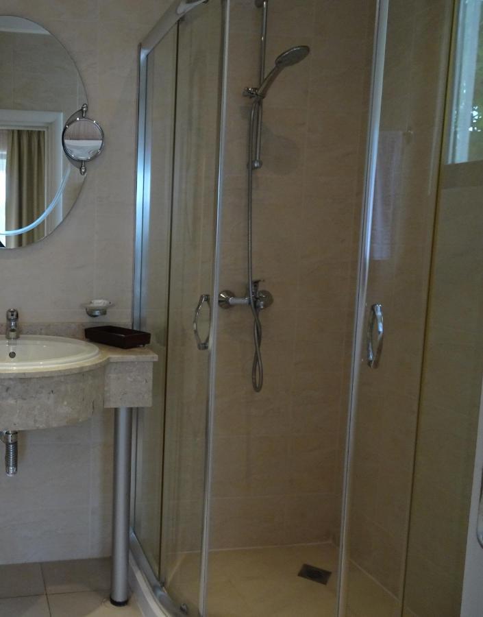 Private Apartments In White Rock Castle Balchik Esterno foto