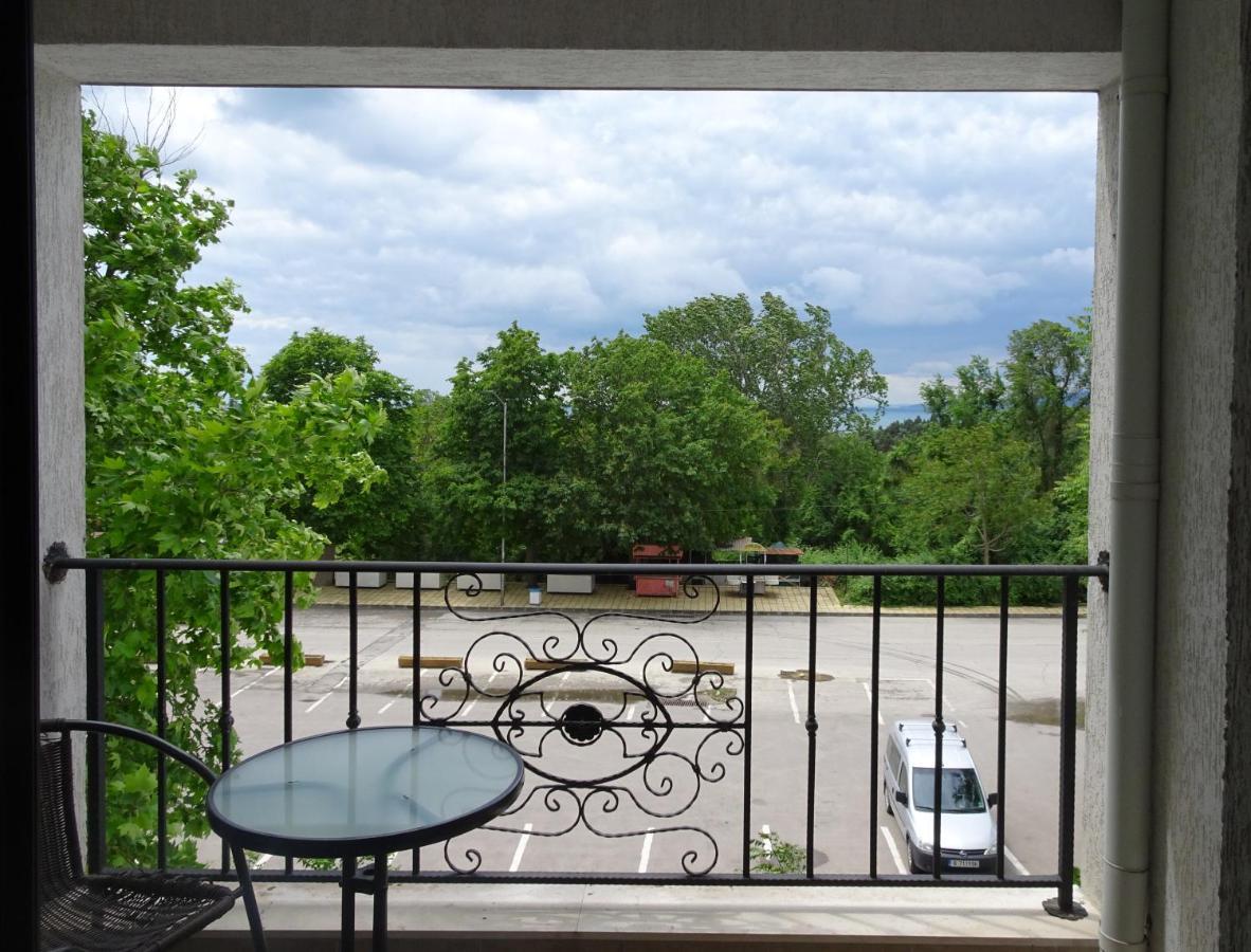 Private Apartments In White Rock Castle Balchik Esterno foto