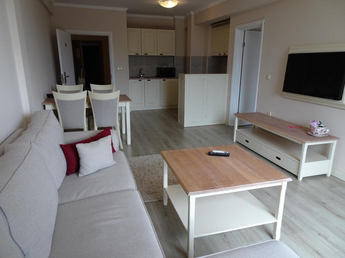 Private Apartments In White Rock Castle Balchik Esterno foto
