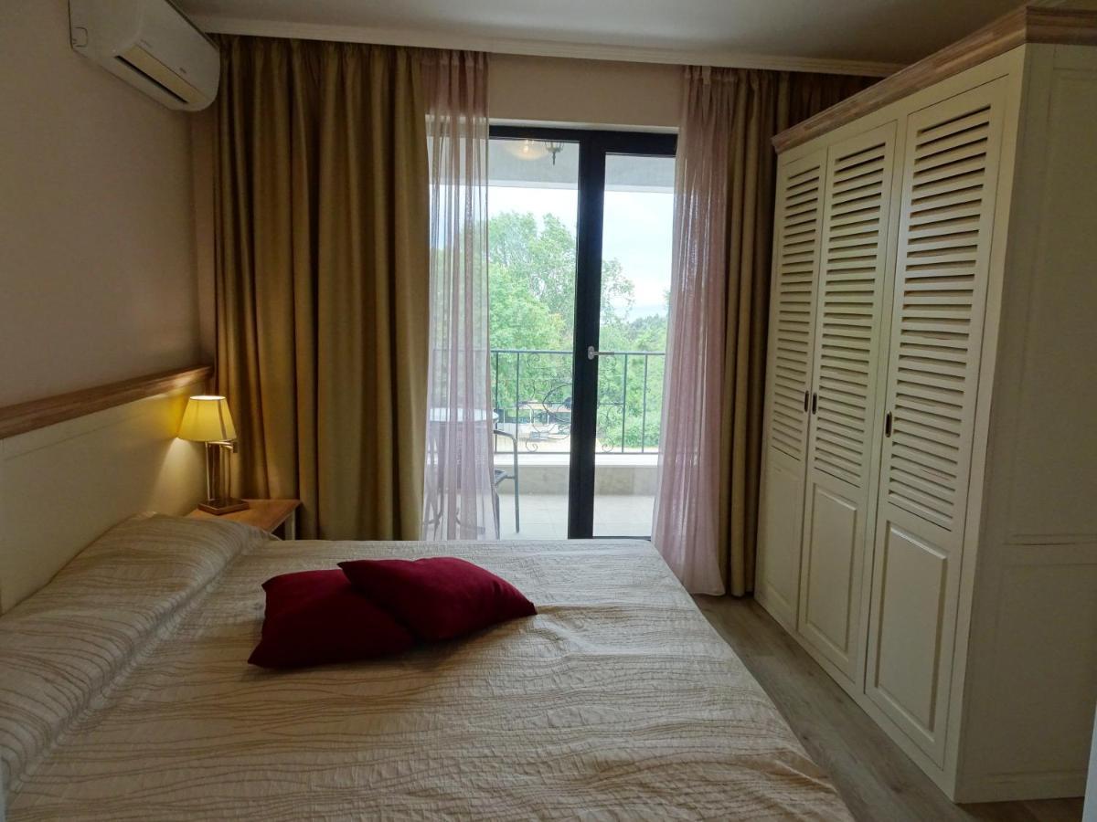 Private Apartments In White Rock Castle Balchik Esterno foto
