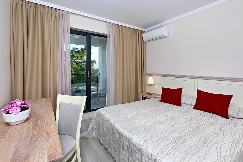 Private Apartments In White Rock Castle Balchik Camera foto